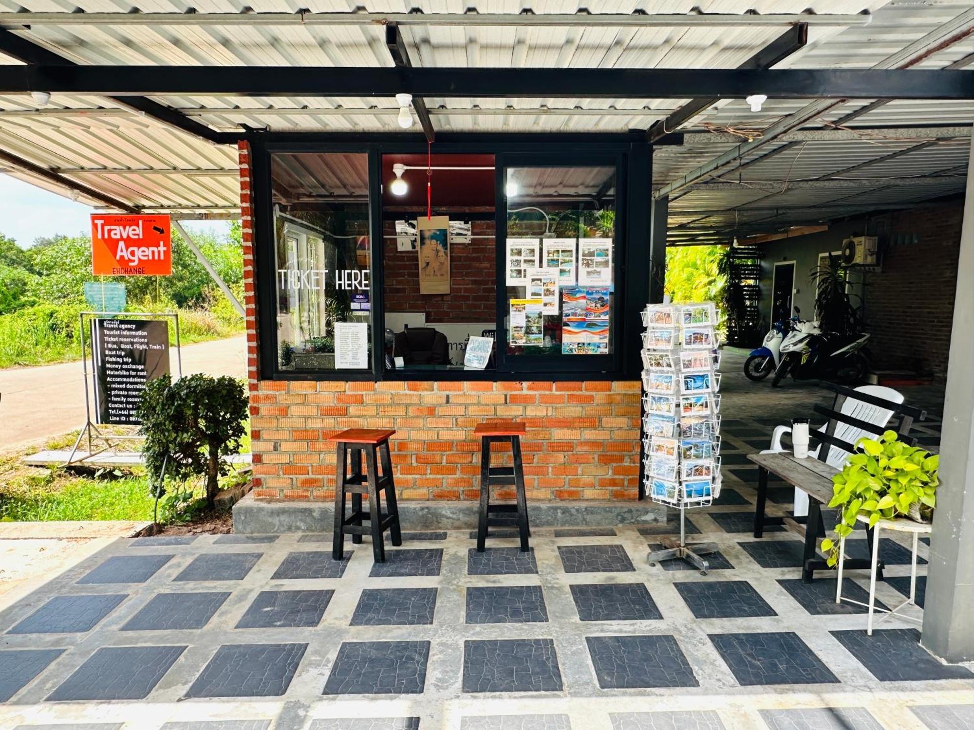 コー ジュム ホステル ジュム島 エクステリア 写真